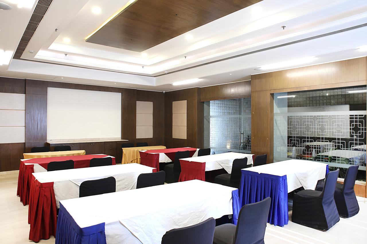 Inde Hotel Signature Tower Gurgaon Extérieur photo