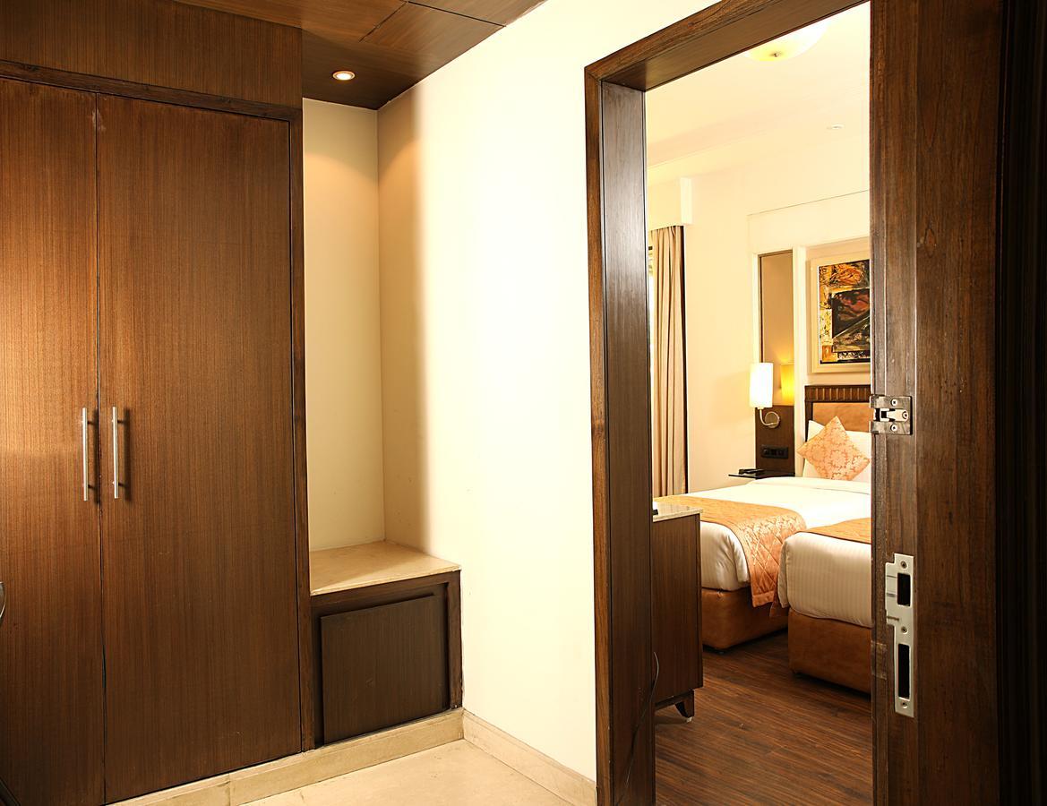 Inde Hotel Signature Tower Gurgaon Extérieur photo