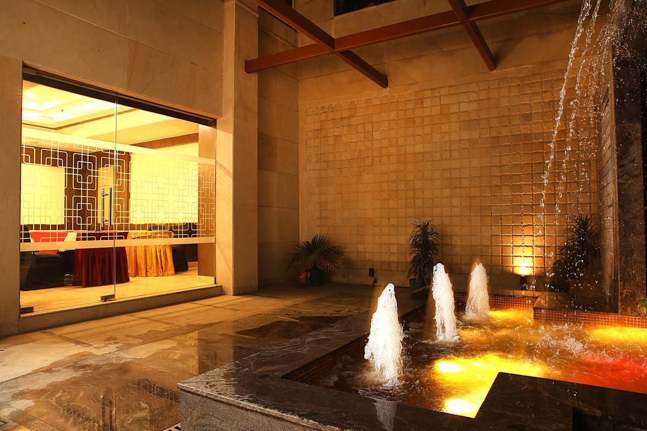 Inde Hotel Signature Tower Gurgaon Extérieur photo