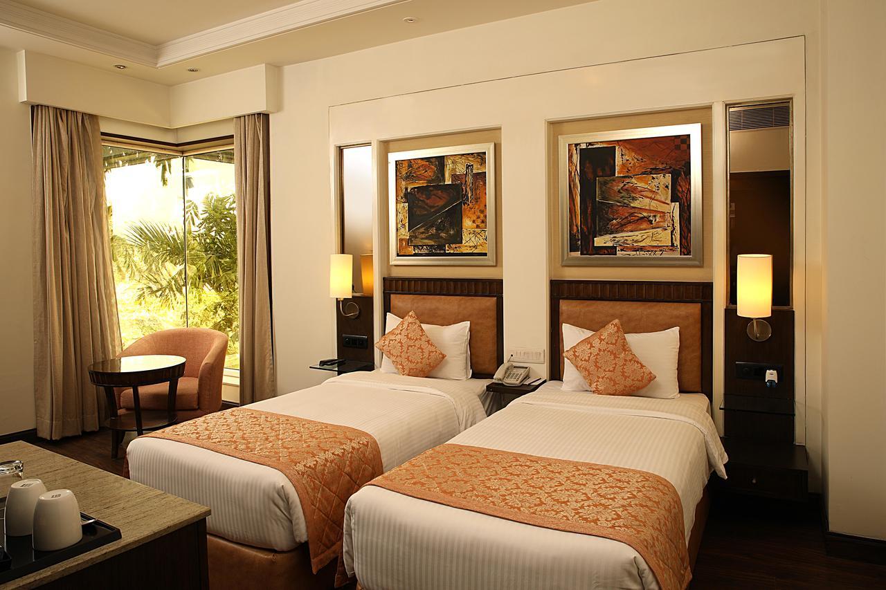 Inde Hotel Signature Tower Gurgaon Extérieur photo